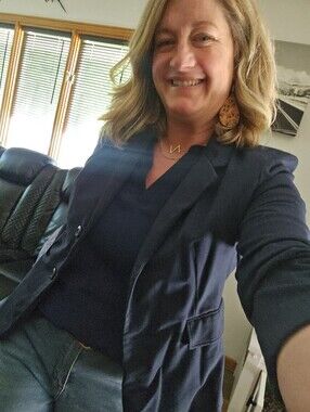 Meet your Posher, Leslie